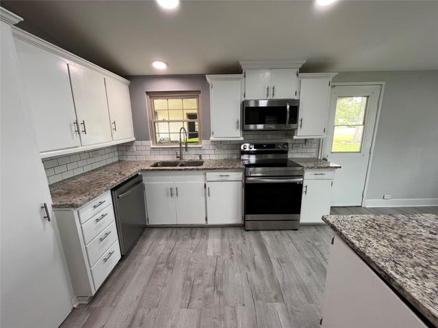 103 Greenbriar Drive, Wharton, TX 77488