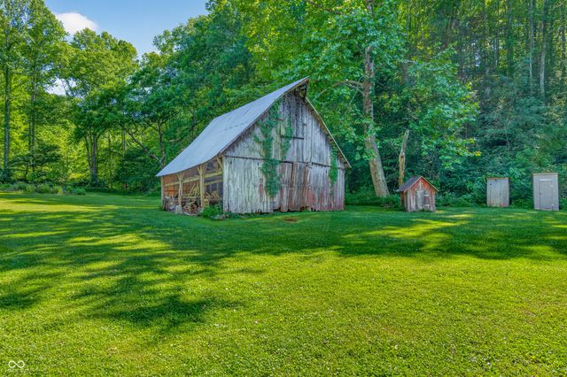 1021 Combs Road, Nashville, IN 47448