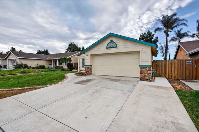 2430 Valley View Road, Hollister, CA 95023