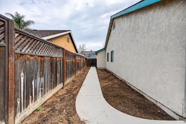 2430 Valley View Road, Hollister, CA 95023