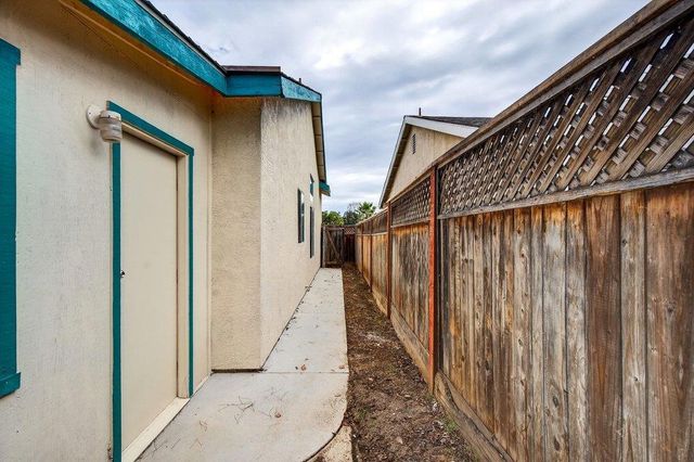 2430 Valley View Road, Hollister, CA 95023