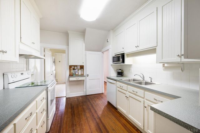 282 S Main Street, Amherst, VA 24521