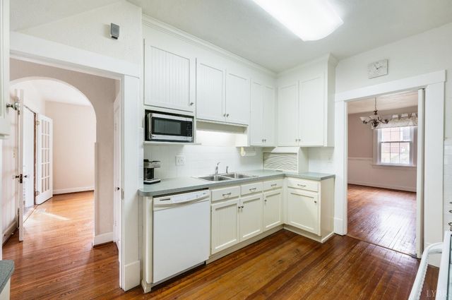 282 S Main Street, Amherst, VA 24521