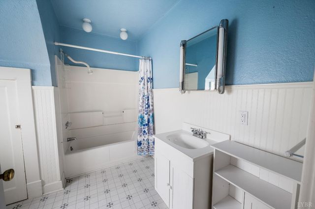 282 S Main Street, Amherst, VA 24521