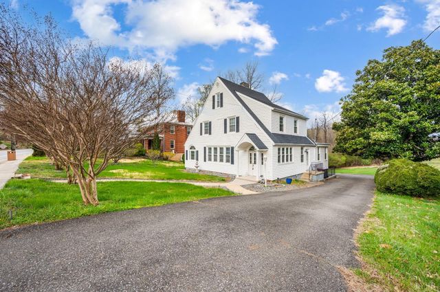 282 S Main Street, Amherst, VA 24521