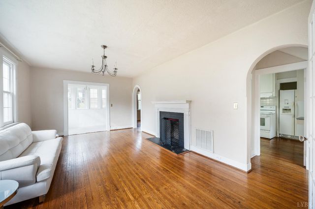 282 S Main Street, Amherst, VA 24521