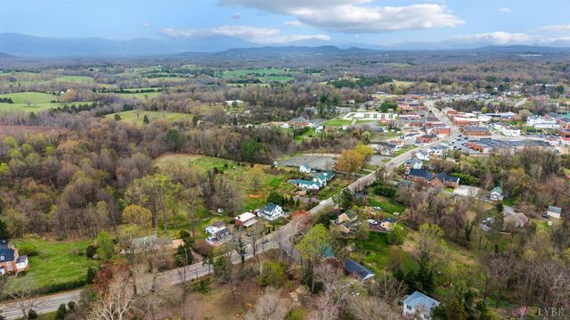 282 S Main Street, Amherst, VA 24521