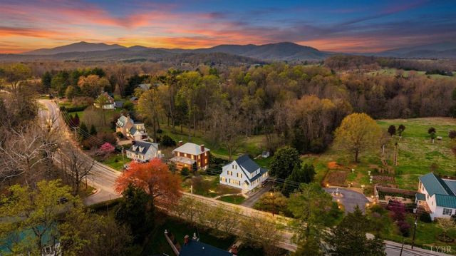 282 S Main Street, Amherst, VA 24521