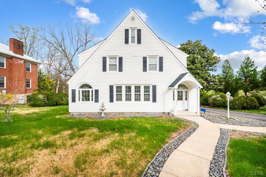 282 S Main Street, Amherst, VA 24521