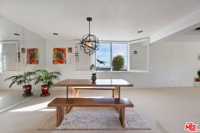 2385 Roscomare Road E17, Los Angeles, CA 90077