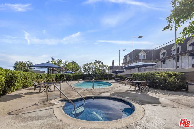 2385 Roscomare Road E17, Los Angeles, CA 90077