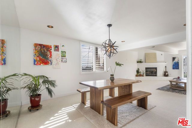 2385 Roscomare Road E17, Los Angeles, CA 90077