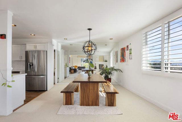 2385 Roscomare Road E17, Los Angeles, CA 90077