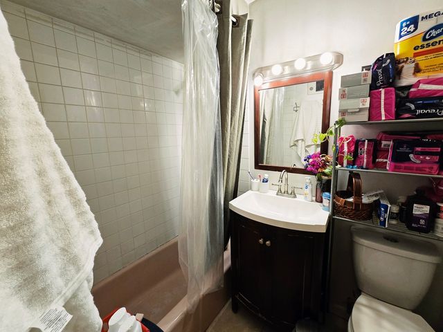 35 KING ARTHUR Court 19, Northlake, IL 60164