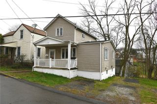 17 Dean St, Carnegie, PA 15106