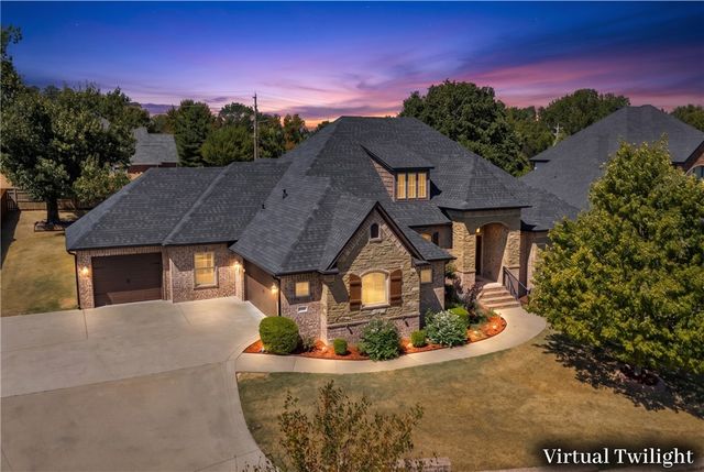 2105 NW Small Oaks Street, Bentonville, AR 72712