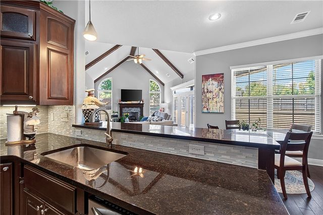 2105 NW Small Oaks Street, Bentonville, AR 72712