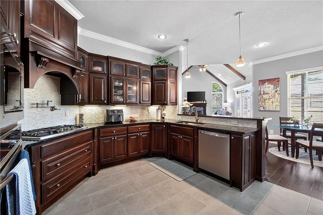 2105 NW Small Oaks Street, Bentonville, AR 72712