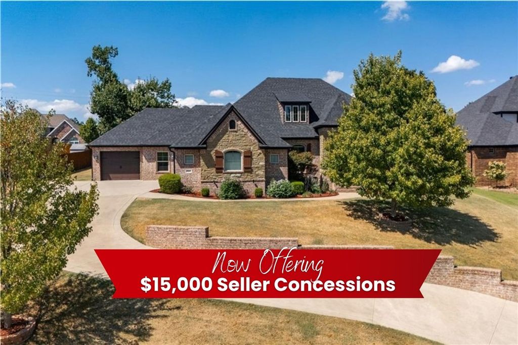 2105 NW Small Oaks Street, Bentonville, AR 72712