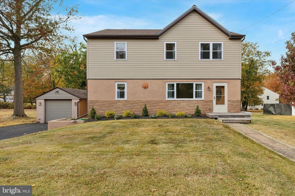 736 PLUM ST, Southampton, PA 18966