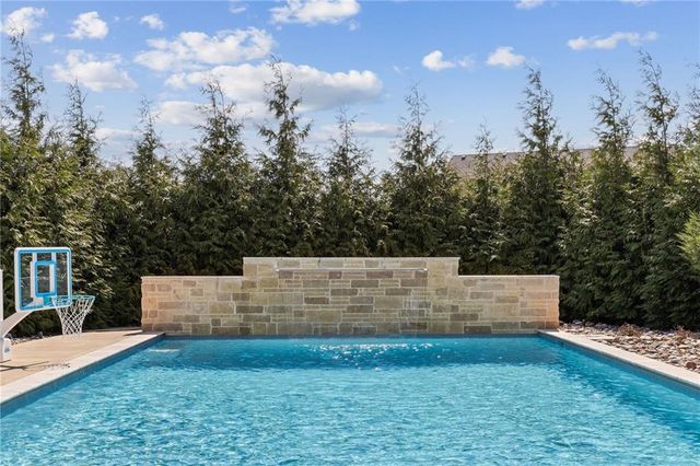 16913 Bond Street, Overland Park, KS 66221