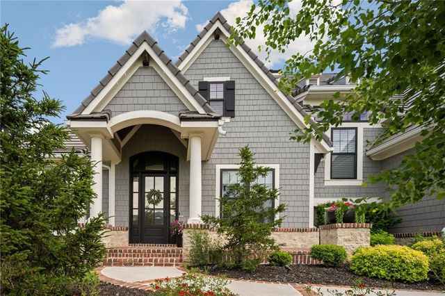 16913 Bond Street, Overland Park, KS 66221