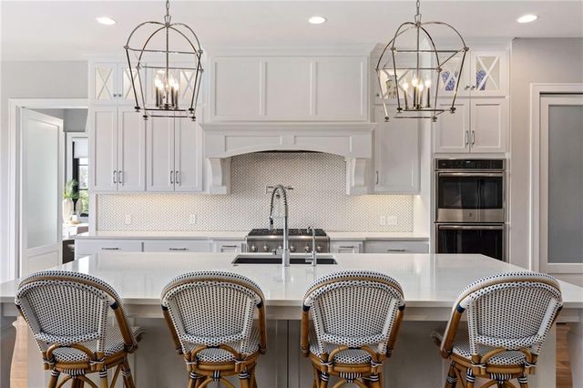 16913 Bond Street, Overland Park, KS 66221