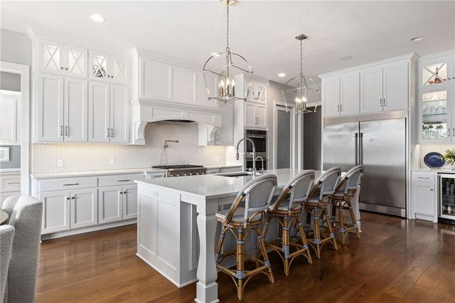 16913 Bond Street, Overland Park, KS 66221