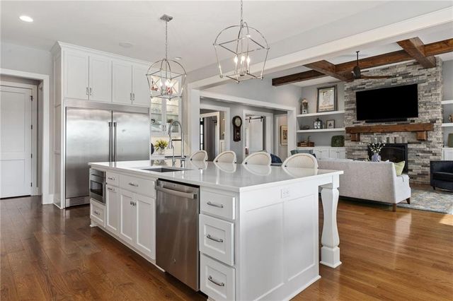 16913 Bond Street, Overland Park, KS 66221