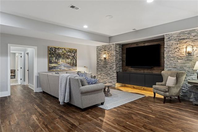 16913 Bond Street, Overland Park, KS 66221