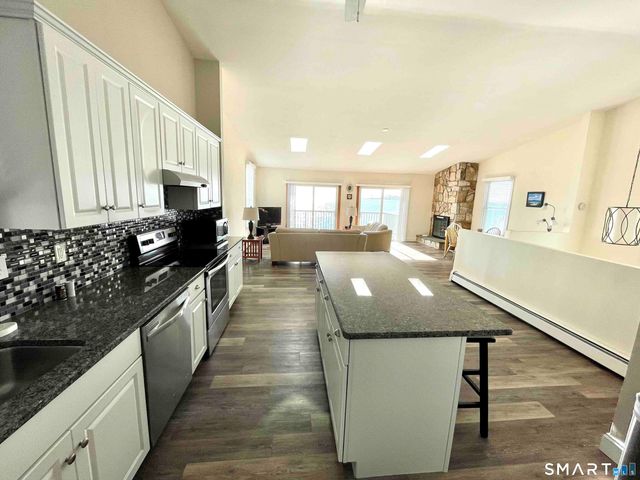 747 East Broadway, Milford, CT 06460