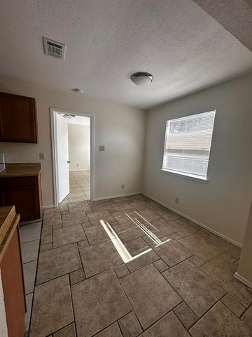 6004 Parkwood DR B, Austin, TX 78735