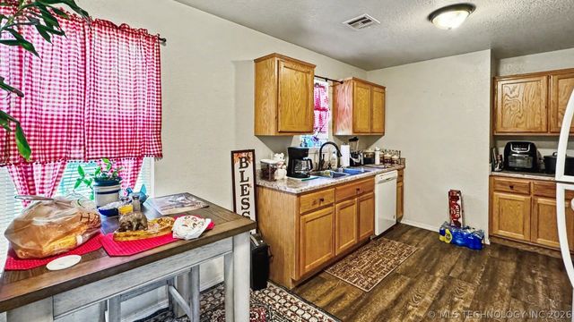 83248 S 4670 Road, Stilwell, OK 74960