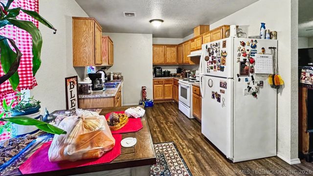 83248 S 4670 Road, Stilwell, OK 74960