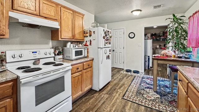 83248 S 4670 Road, Stilwell, OK 74960