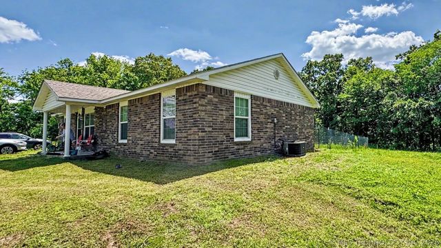 83248 S 4670 Road, Stilwell, OK 74960