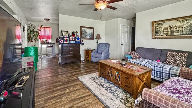 83248 S 4670 Road, Stilwell, OK 74960