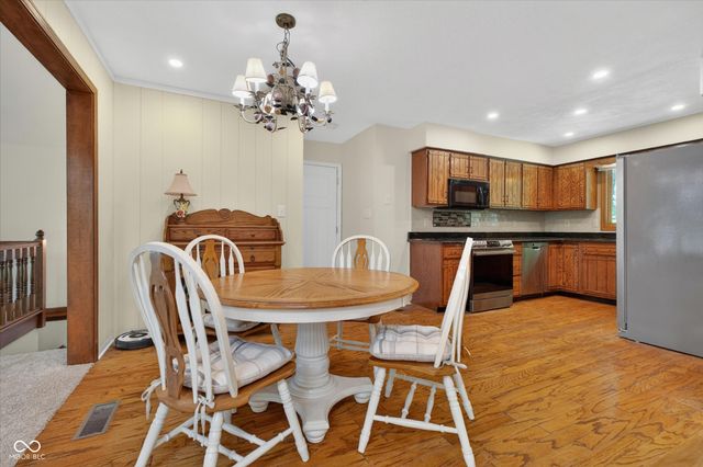 64 Hickory Ridge Circle, Cicero, IN 46034