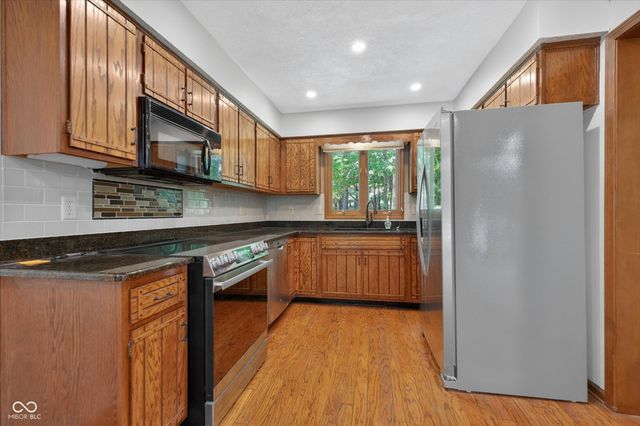 64 Hickory Ridge Circle, Cicero, IN 46034