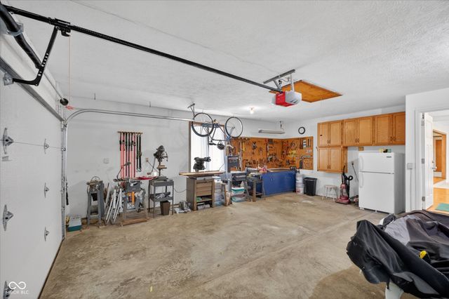 64 Hickory Ridge Circle, Cicero, IN 46034