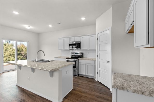 851 E Sparrow Circle, Fayetteville, AR 72701