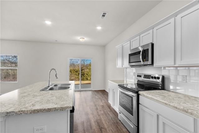 851 E Sparrow Circle, Fayetteville, AR 72701