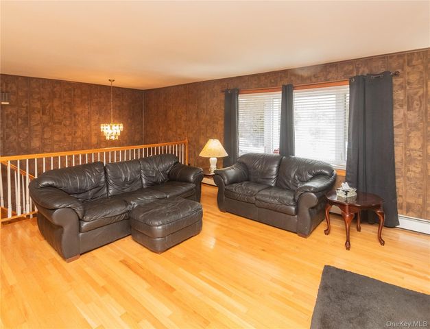 6 Reggie Drive, Wappingers Falls, NY 12590