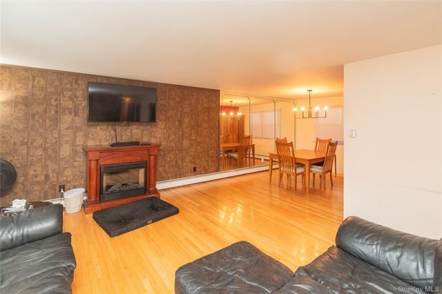 6 Reggie Drive, Wappingers Falls, NY 12590