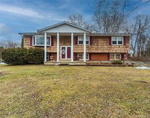 6 Reggie Drive, Wappingers Falls, NY 12590
