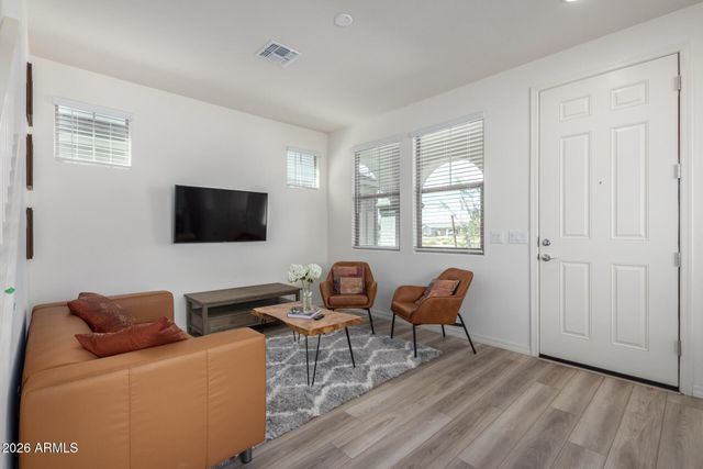 1280 W SPARROW Drive, San Tan Valley, AZ 85140