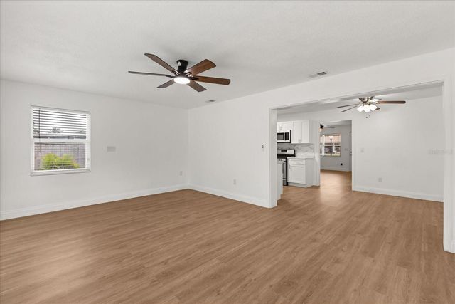 210 KENSINGTON AVENUE, Deland, FL 32724