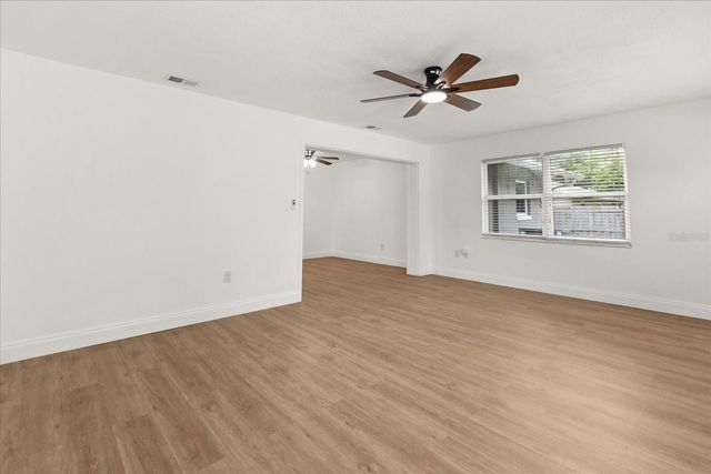 210 KENSINGTON AVENUE, Deland, FL 32724