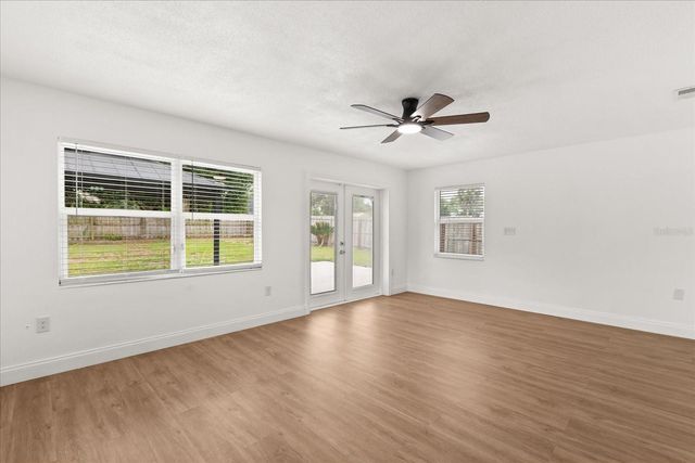 210 KENSINGTON AVENUE, Deland, FL 32724