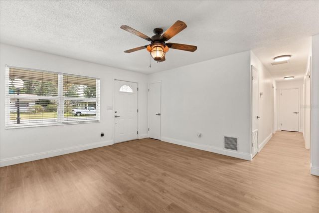 210 KENSINGTON AVENUE, Deland, FL 32724